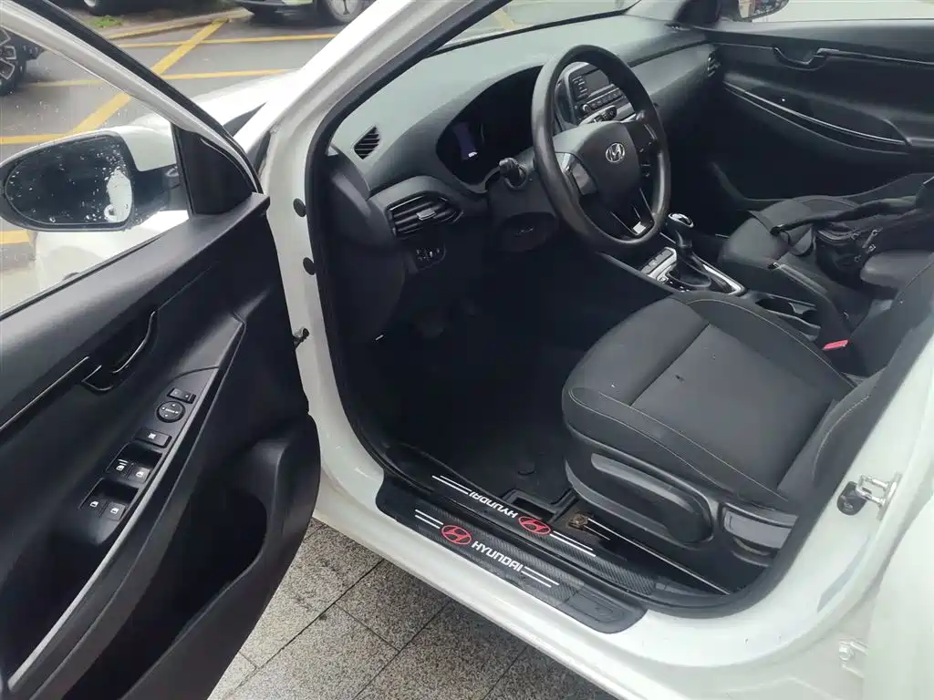 Hyundai Elantra 2020 — фото 16