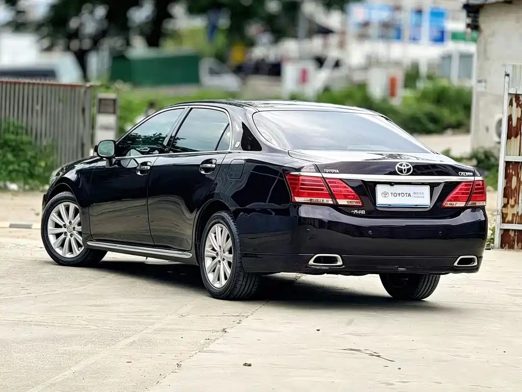 Toyota Crown 2012 — фото 4