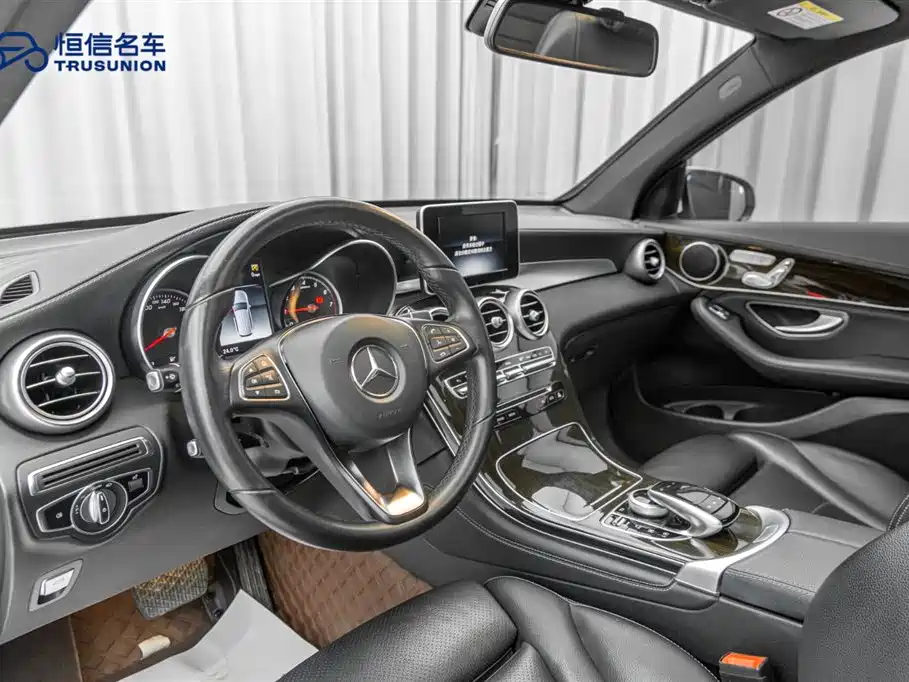 Mercedes-Benz GLC 2019 — фото 12