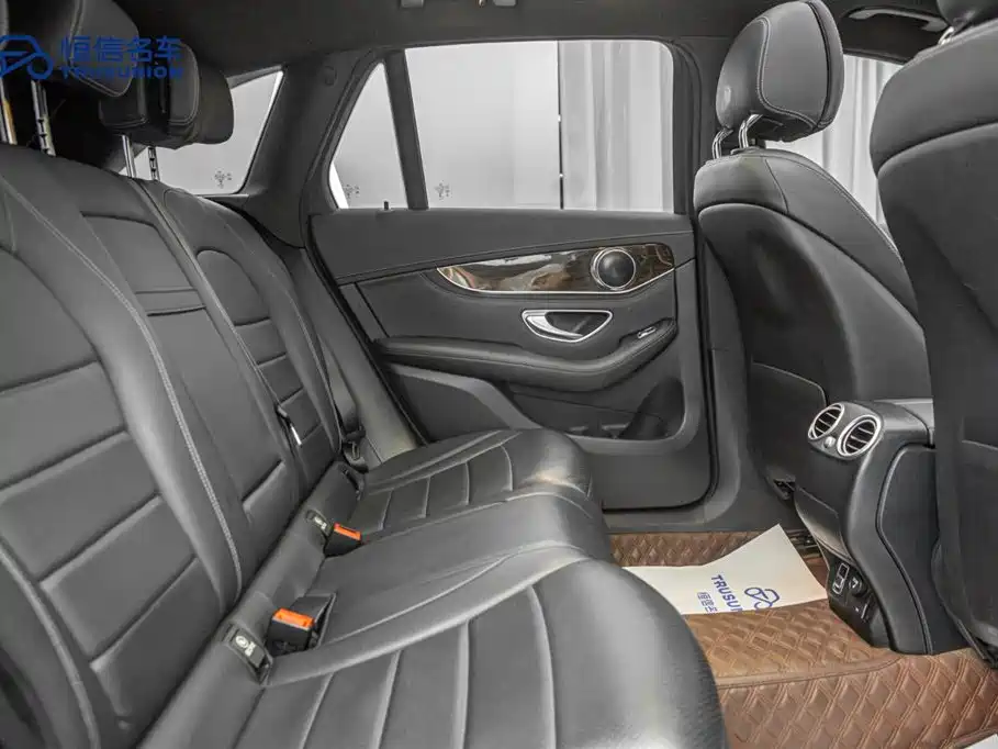 Mercedes-Benz GLC 2019 — фото 16