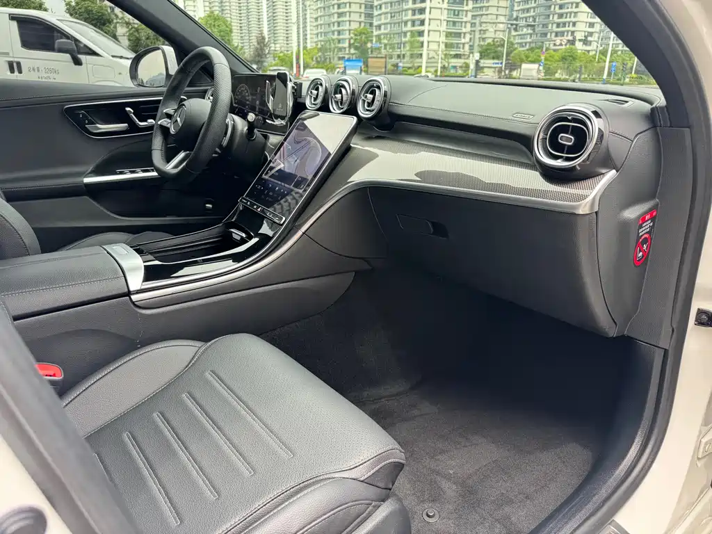 Mercedes-Benz C-Class 2023 — фото 10