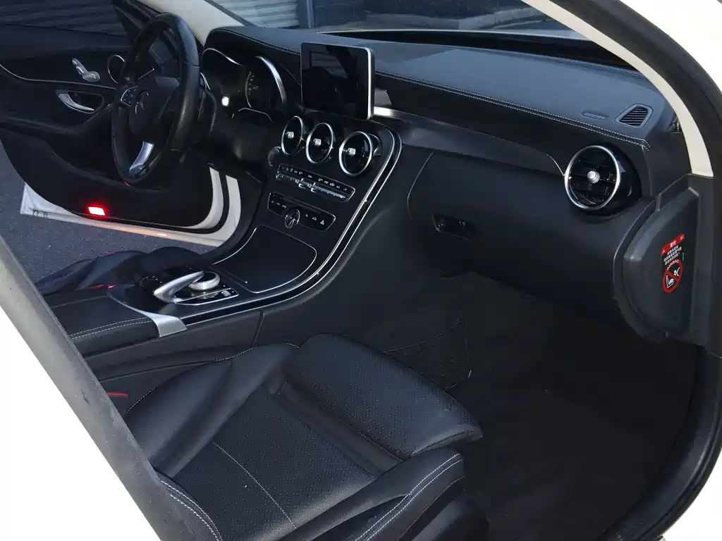 Mercedes-Benz C-Class 2018 — фото 9