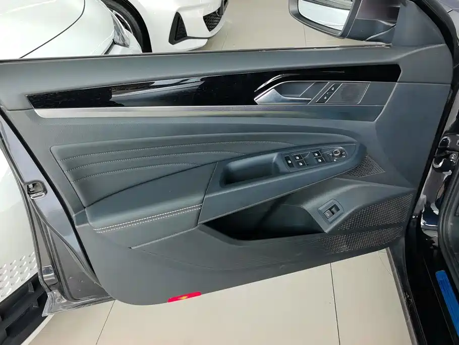 Volkswagen Passat 2023