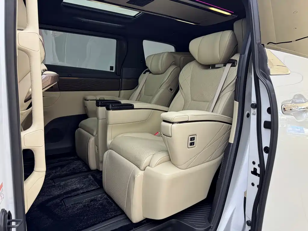 Toyota Vellfire 2024 — фото 5