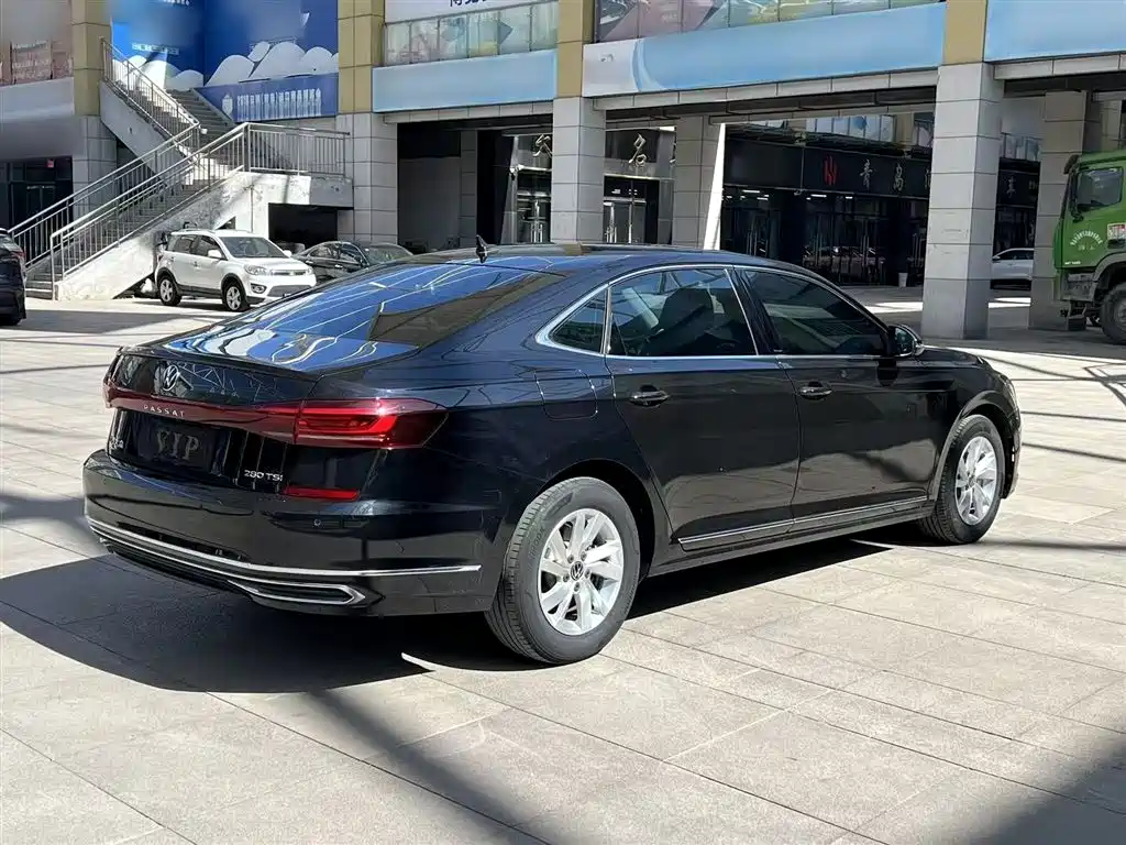 Volkswagen Passat 2023 — фото 20