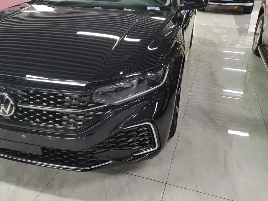 Volkswagen Passat 2023