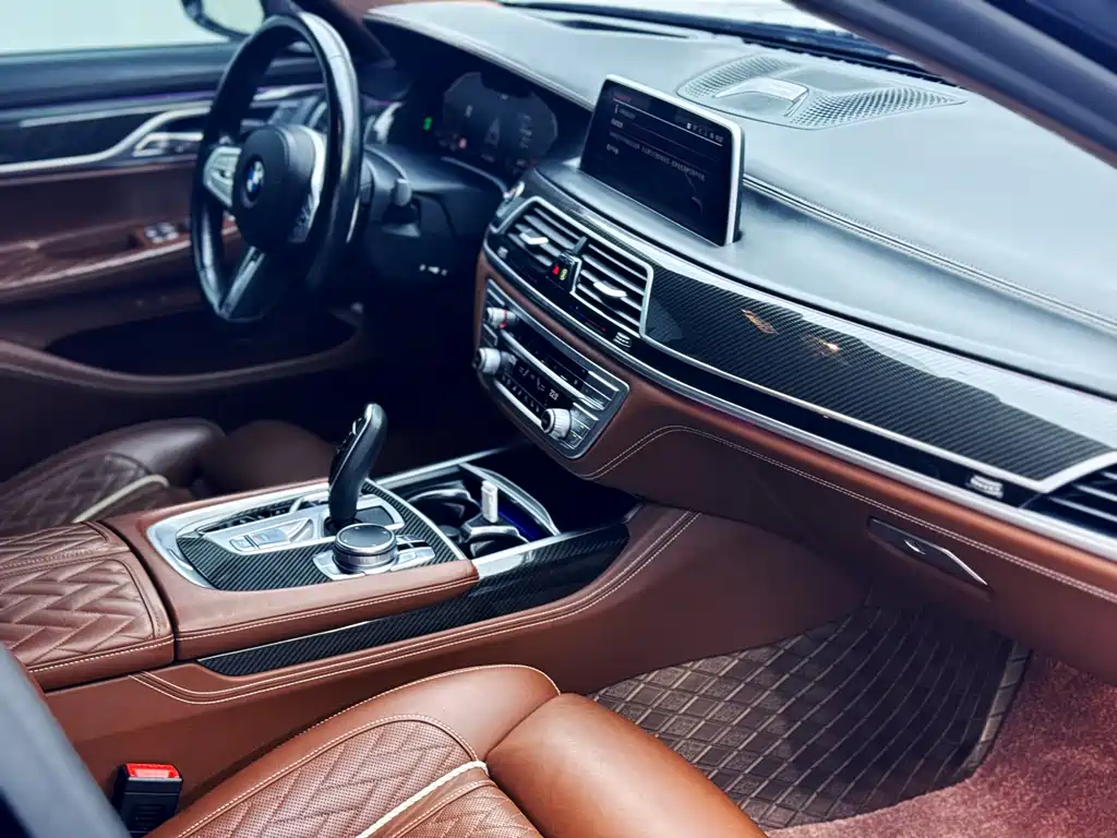 BMW 7 Series 2019 — фото 11