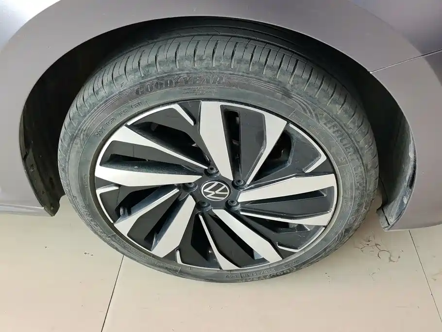 Volkswagen Passat 2023