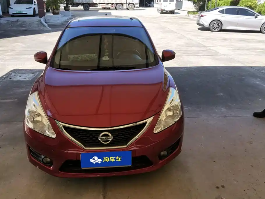 Nissan Tiida 2014