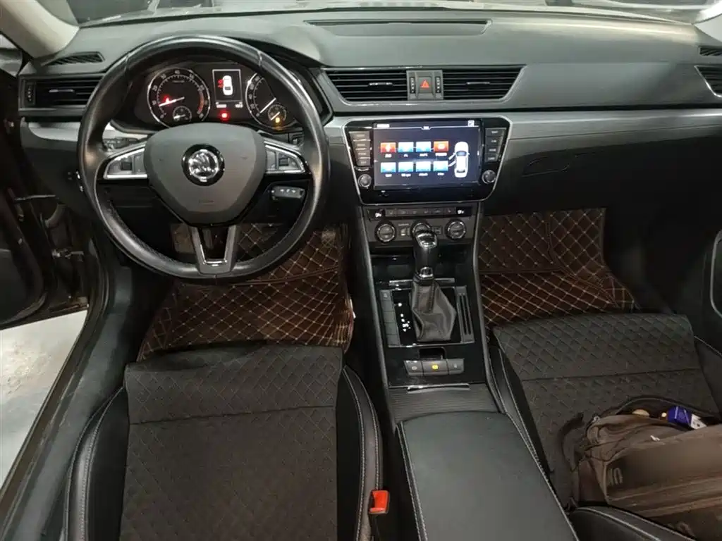 Skoda Superb 2016 — фото 10
