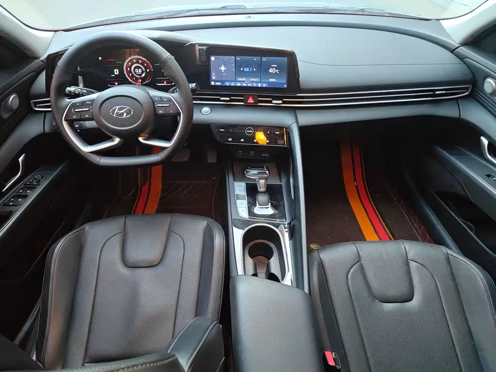 Hyundai Elantra 2023