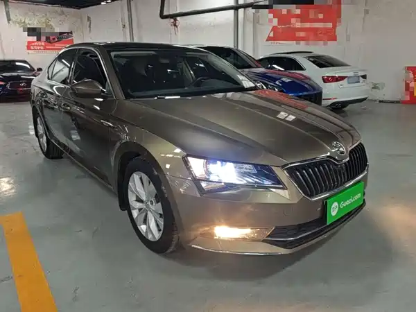 Skoda Superb 2016