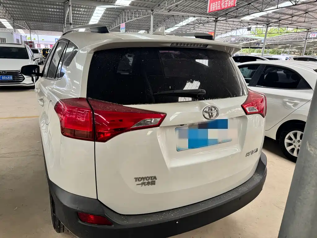 Toyota RAV4 2016 — фото 6