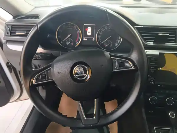 Skoda Superb 2016