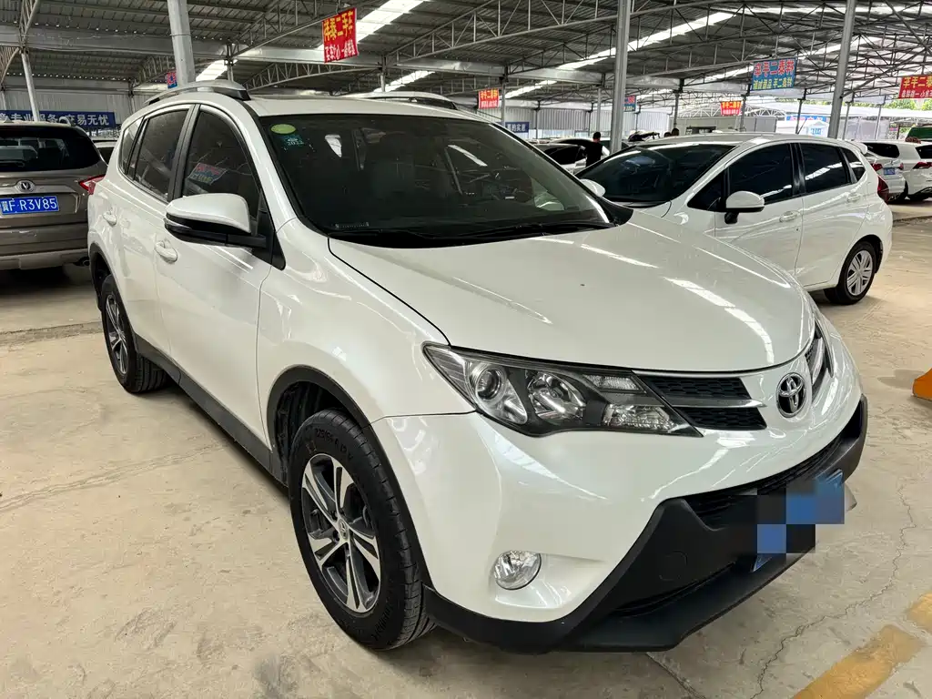 Toyota RAV4 2016 — фото 3