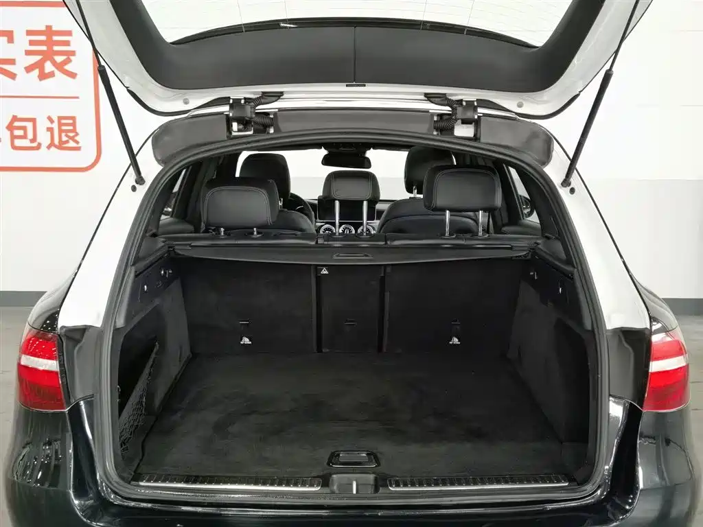Mercedes-Benz GLC 2018 — фото 16