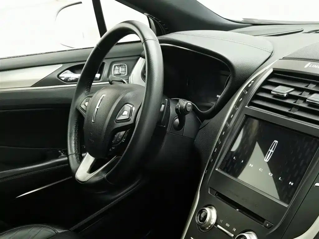 Lincoln MKC 2017 — фото 22