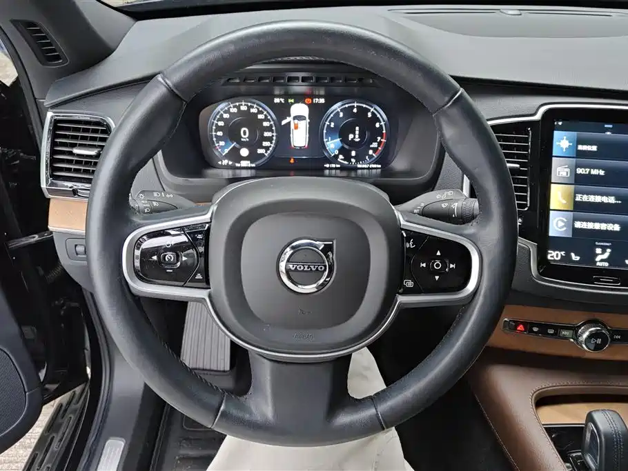 Volvo XC90 2021 — фото 15