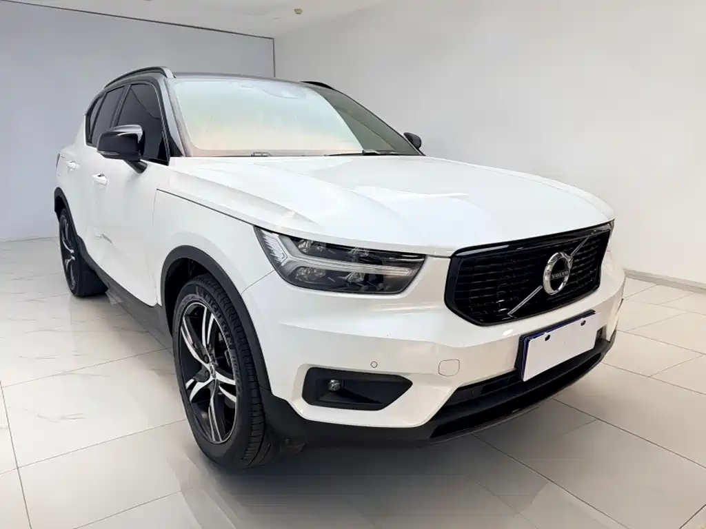 Volvo XC40 2021 — фото 3