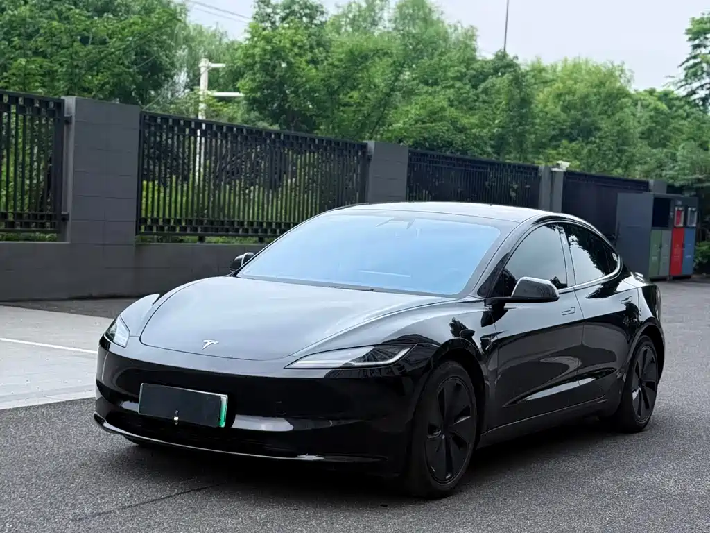 Tesla Model 3 2024 — фото 1