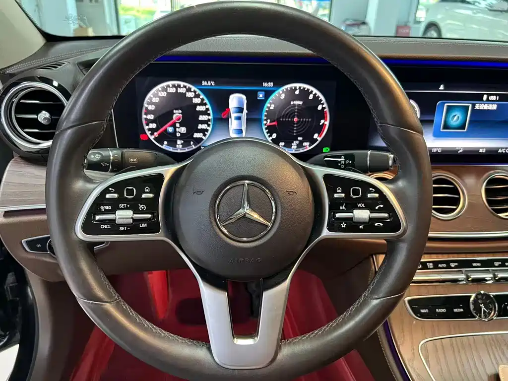 Mercedes-Benz E-Class 2020 — фото 19