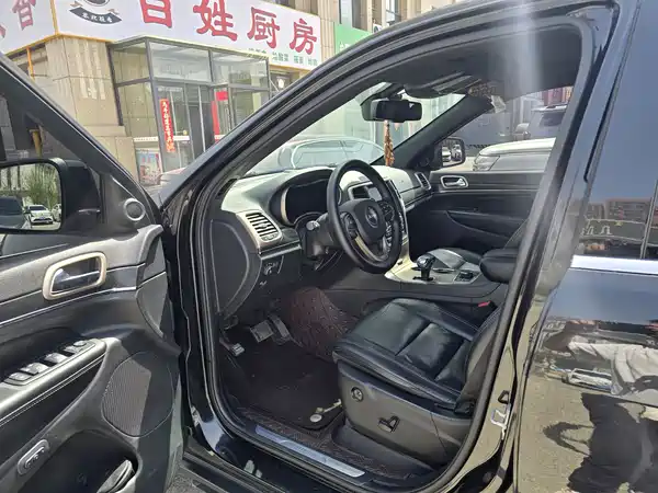 Jeep Grand Cherokee 2016