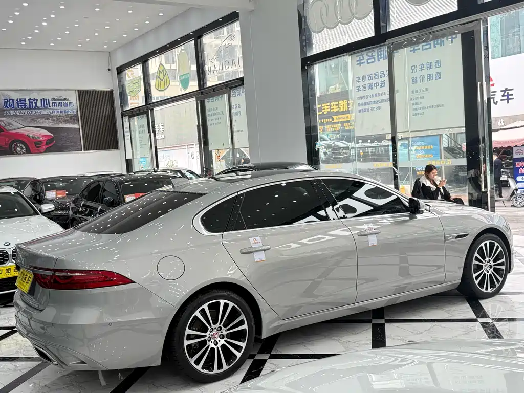 Jaguar XFL 2025 — фото 12
