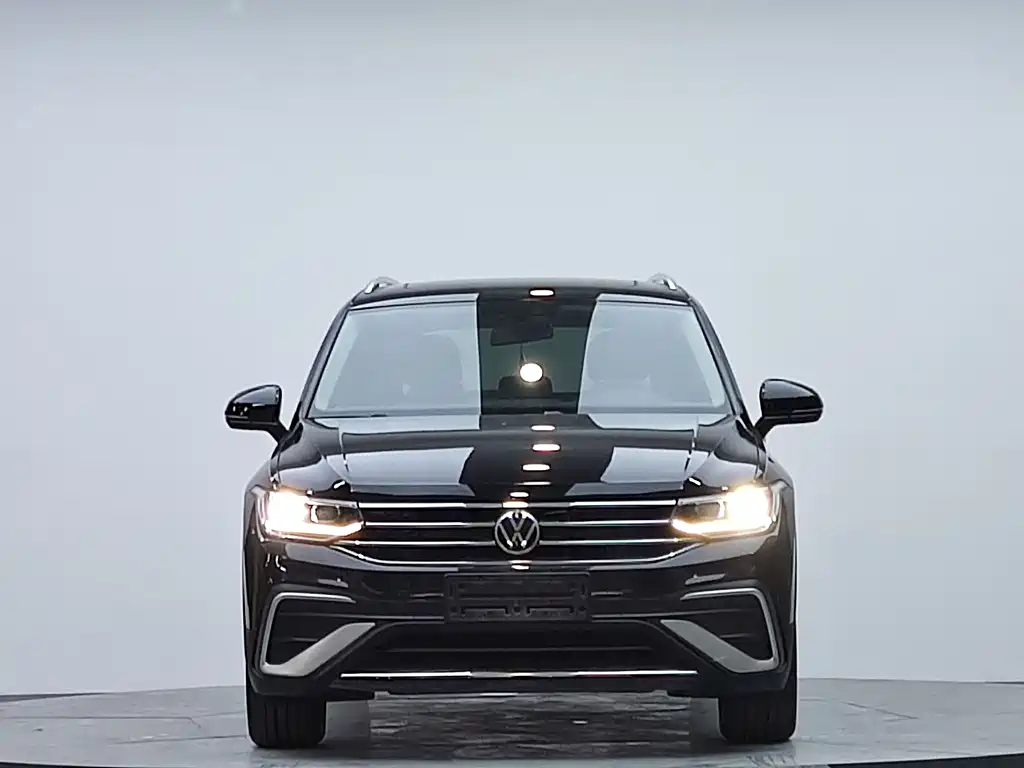 Volkswagen Tiguan L 2023 — фото 3