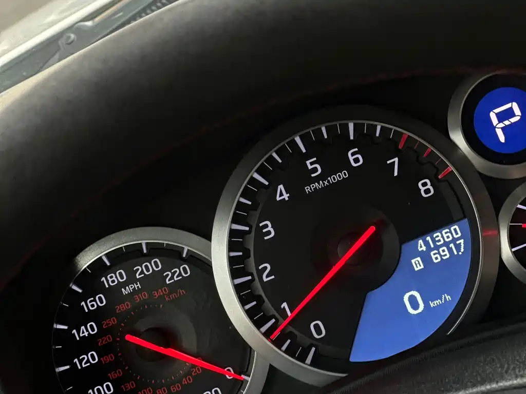 Nissan GT-R 2012 — фото 10