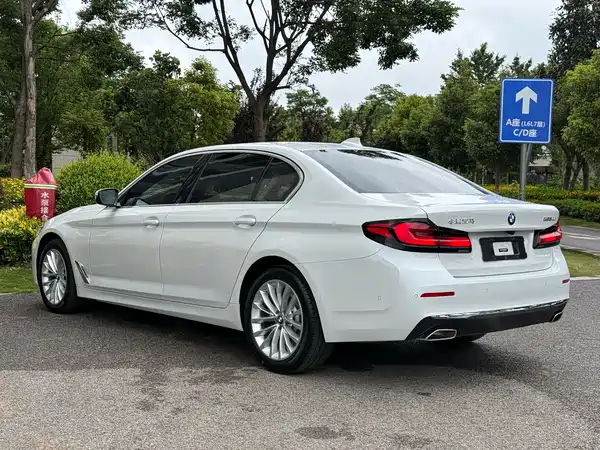 BMW 5 Series 2021