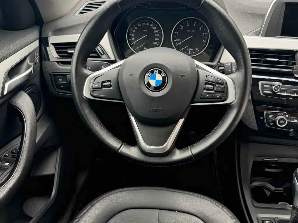 BMW X1 2016 — фото 13