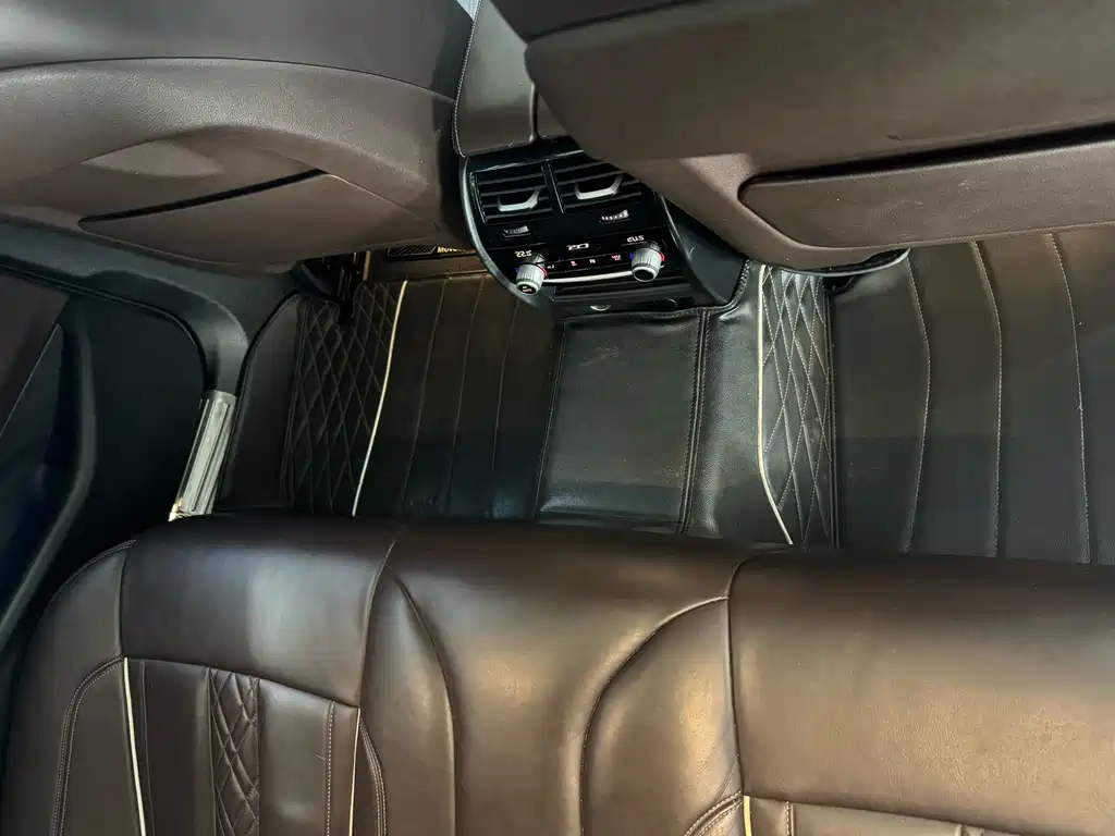 BMW 5 Series New Energy 2018 — фото 15