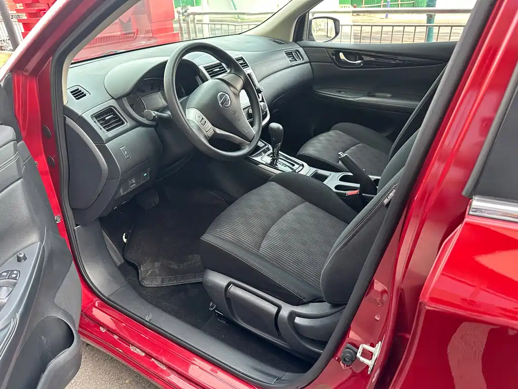 Nissan Tiida 2016 — фото 8
