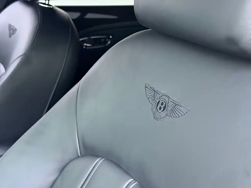 Bentley Mulsanne 2015 — фото 11