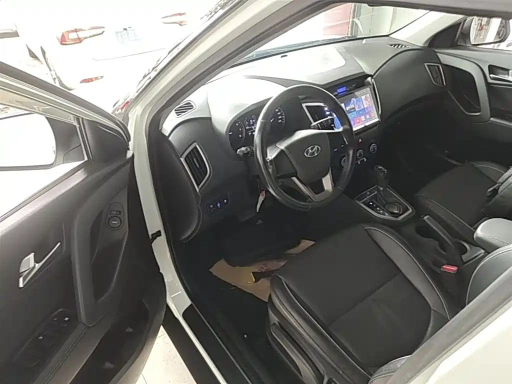 Hyundai ix25 2015 — фото 16