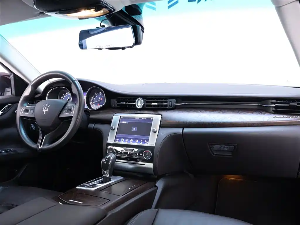 Maserati Quattroporte 2015 — фото 19