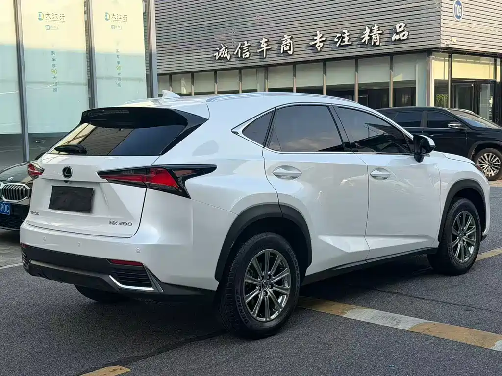 Lexus NX 2020 — фото 10