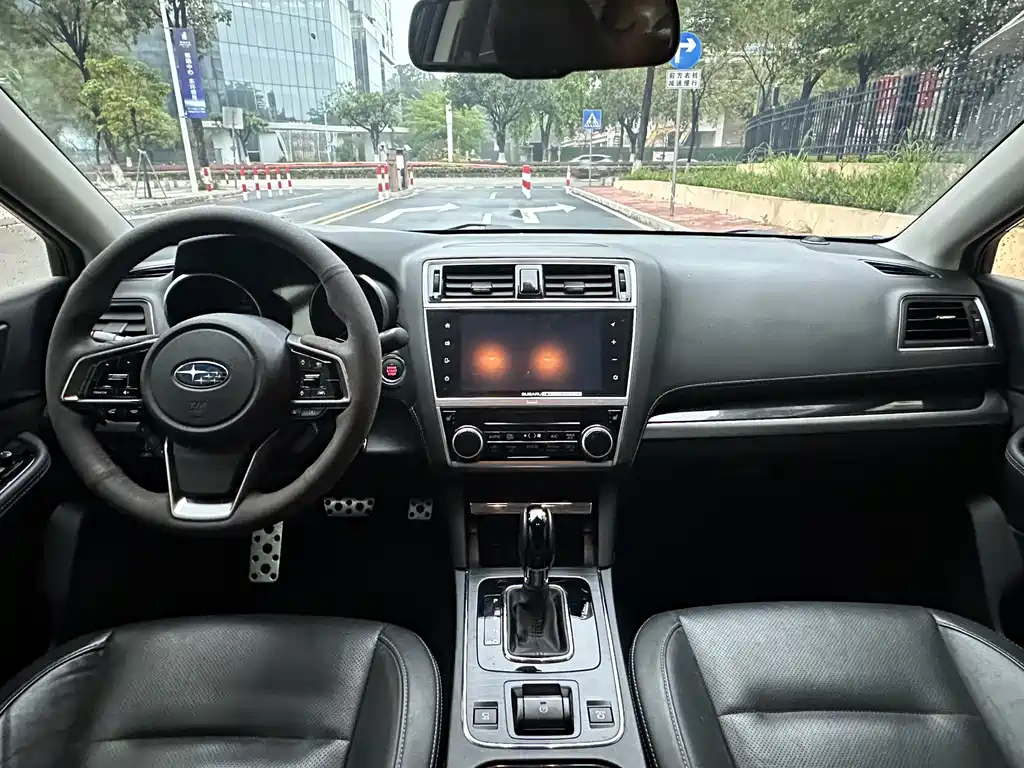 Subaru Legacy 2020 — фото 11