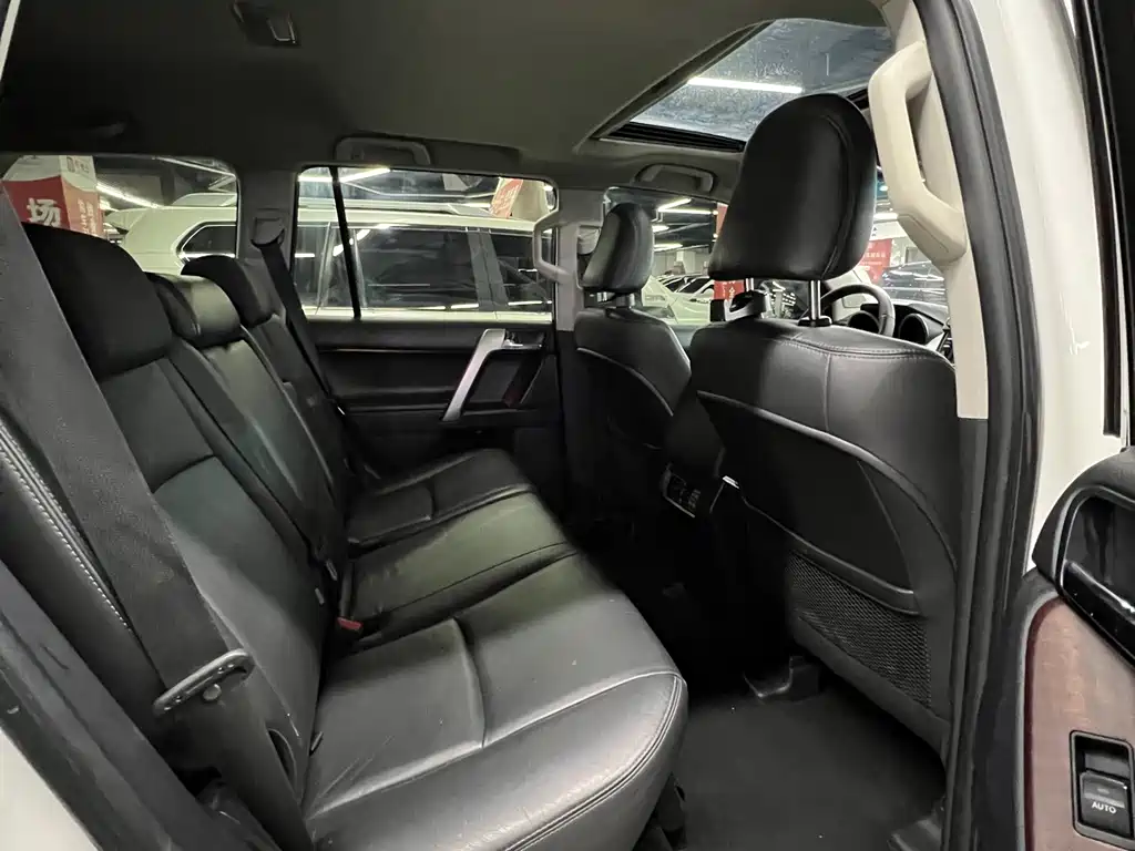 Toyota Prado 2014 — фото 12