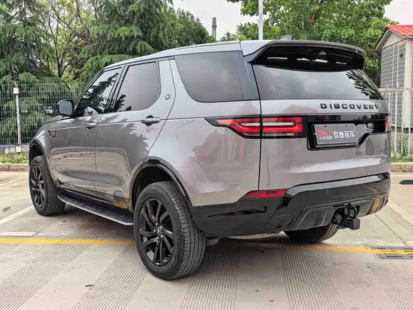 Land Rover Discovery 2021