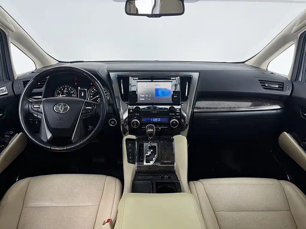 Toyota Alphard 2019 — фото 7