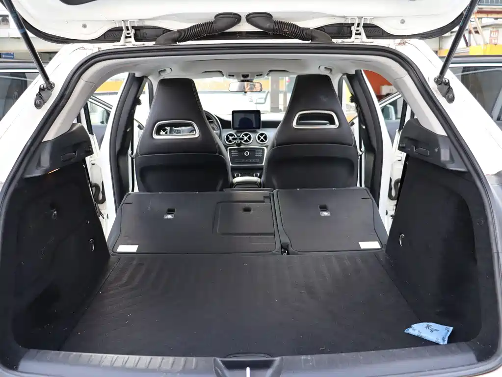 Mercedes-Benz GLA 2017 — фото 15
