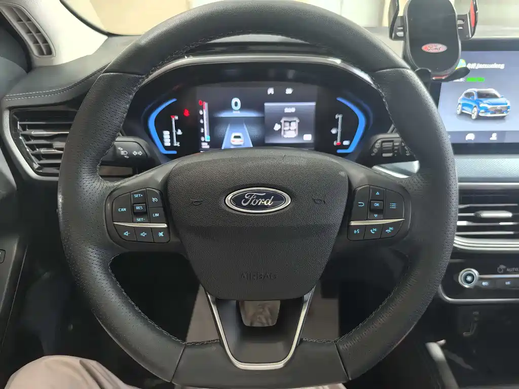 Ford Focus 2021 — фото 11