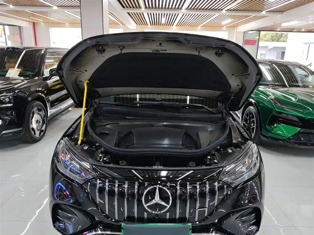 Mercedes-Benz EQE SUV 2025 — фото 16