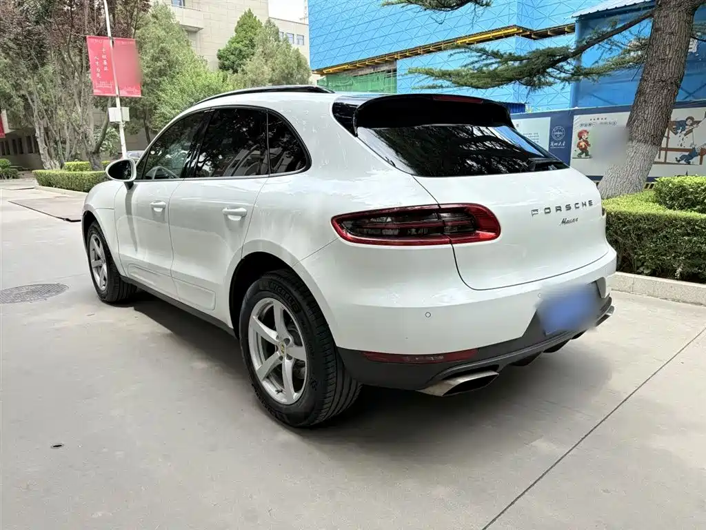 Porsche Macan 2018 — фото 10