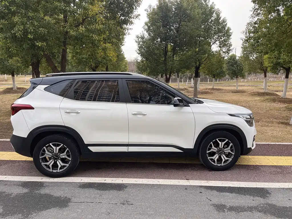 Kia KX3 2022 — фото 8