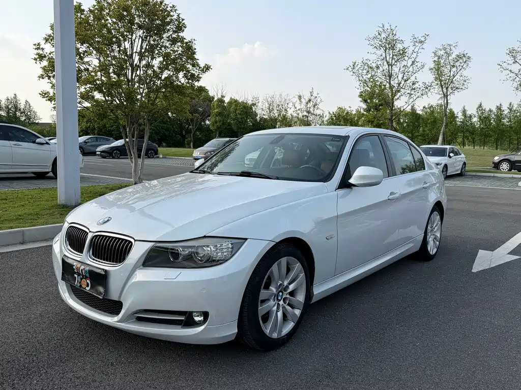 BMW 3 Series 2012 — фото 1