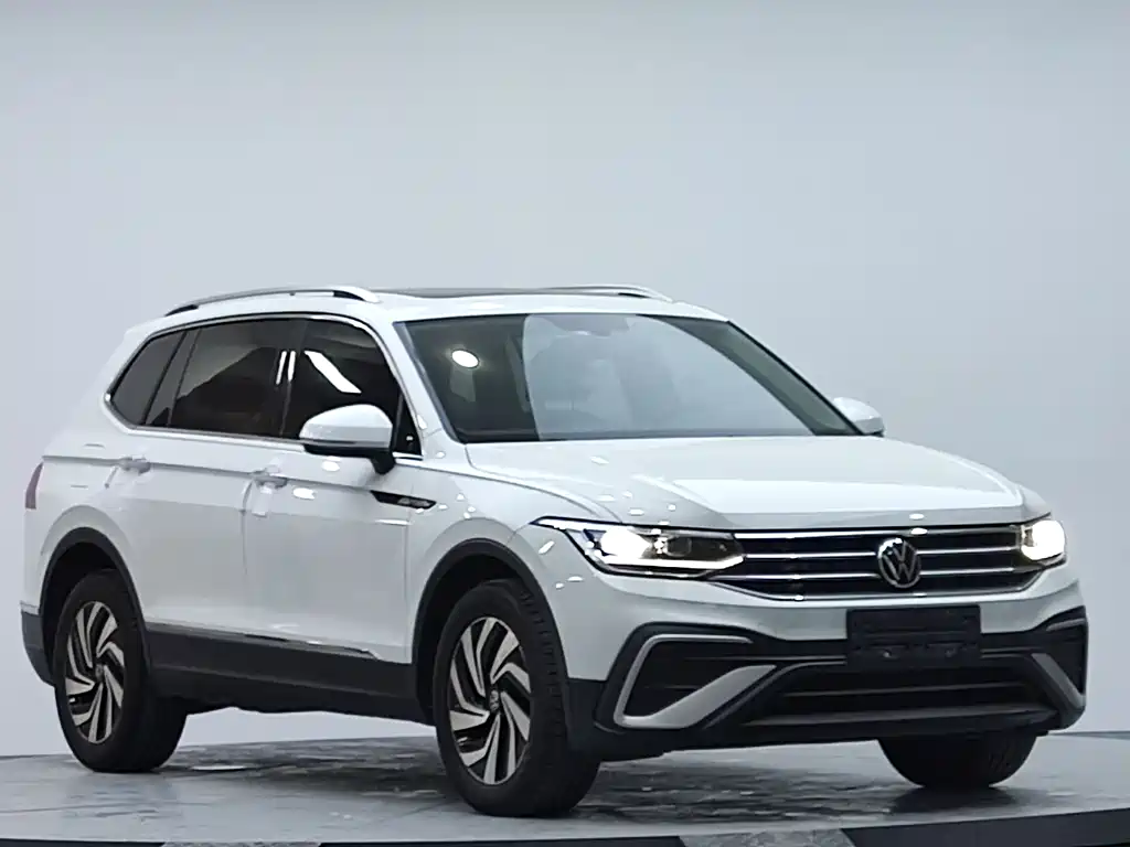 Volkswagen Tiguan L 2023 — фото 4
