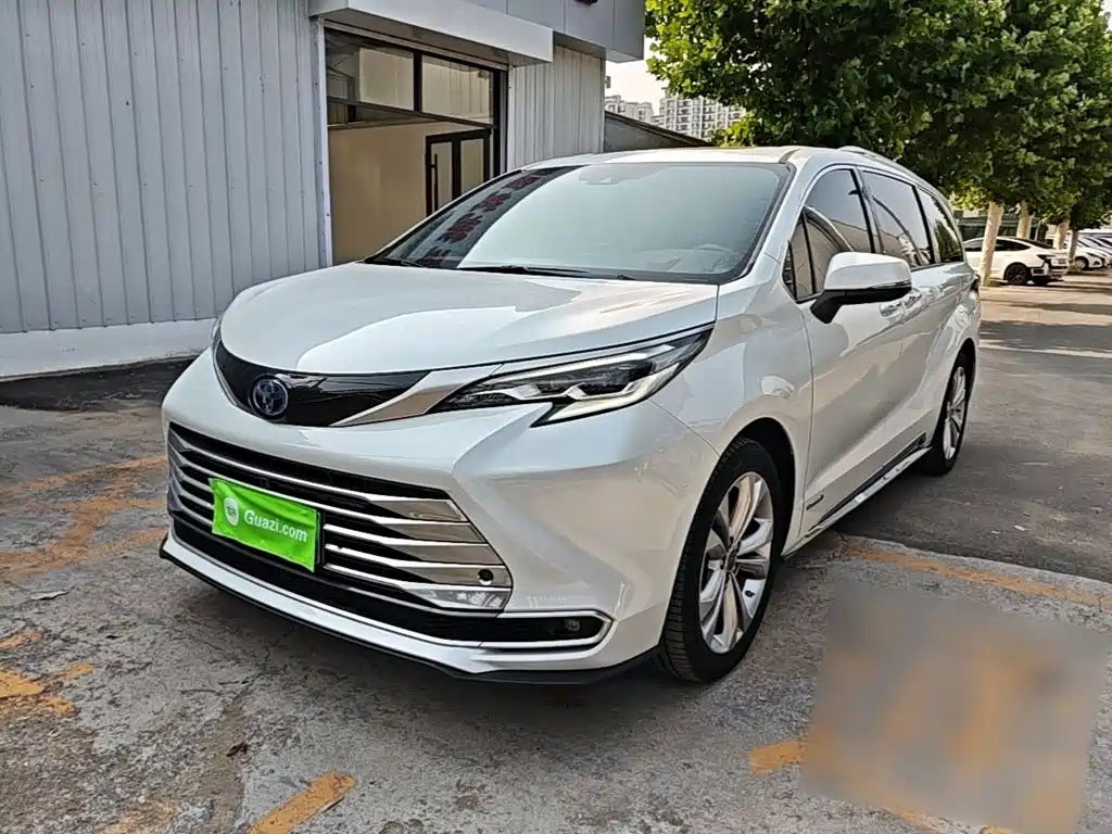 Toyota Sienna 2022 — фото 2