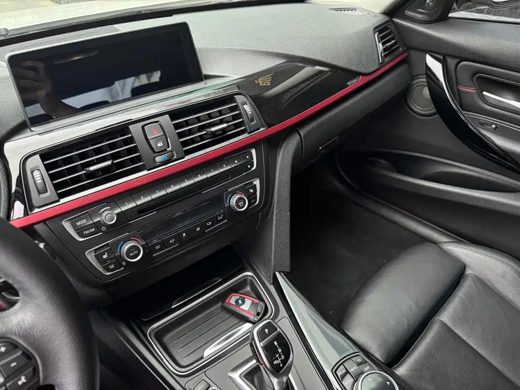 BMW 3 Series 2015 — фото 11